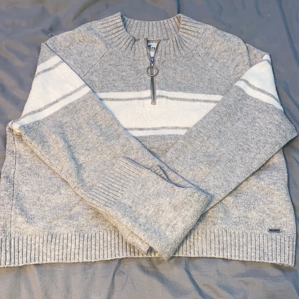 Hollister cropped boxy pullover
